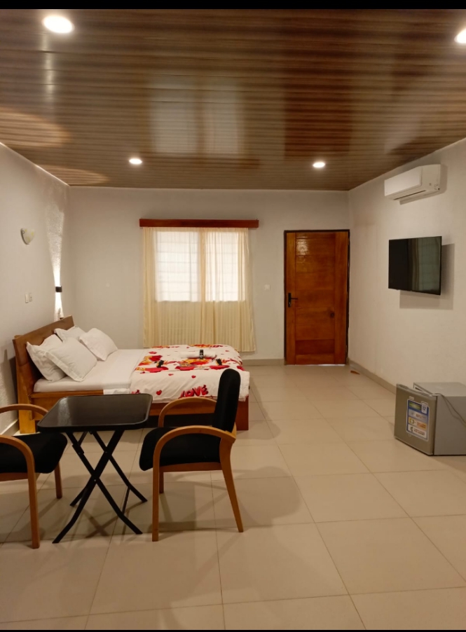 HOTEL LA FLOTTE - 4